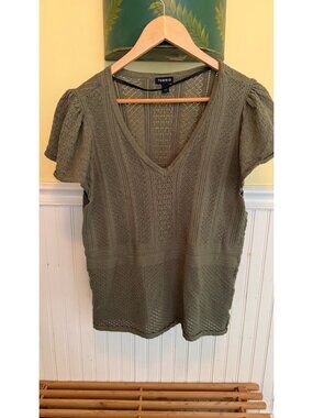 Torrid Olive Green Crochet Knit Top Size 2 With V-Neck & Puff Sleeves